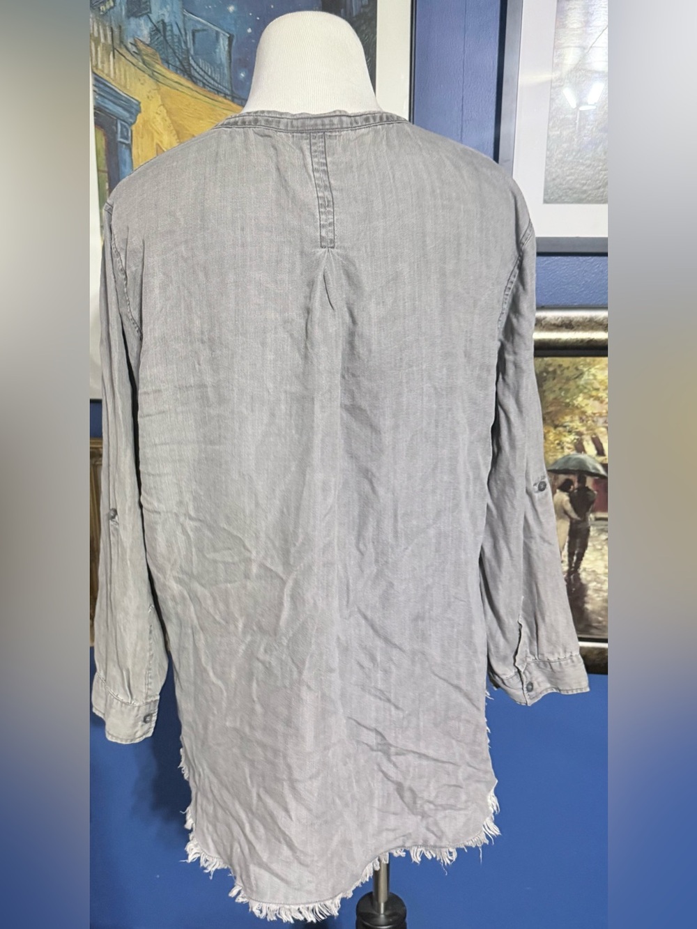Light Gray Frayed-Hem Long-Sleeve Tunic Blouse - Picture 7 of 9